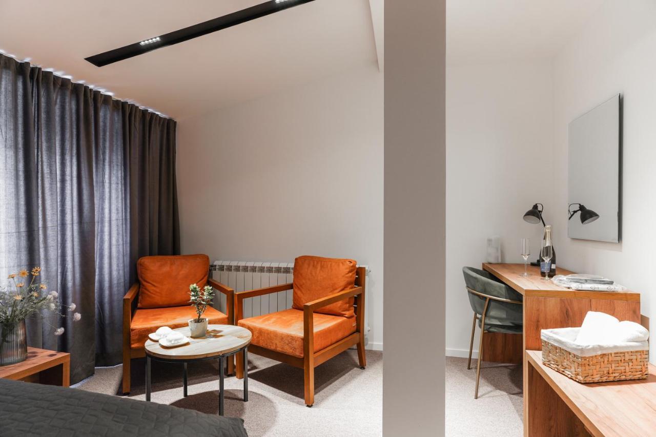 Hotel The White Tree Pristina Exterior foto