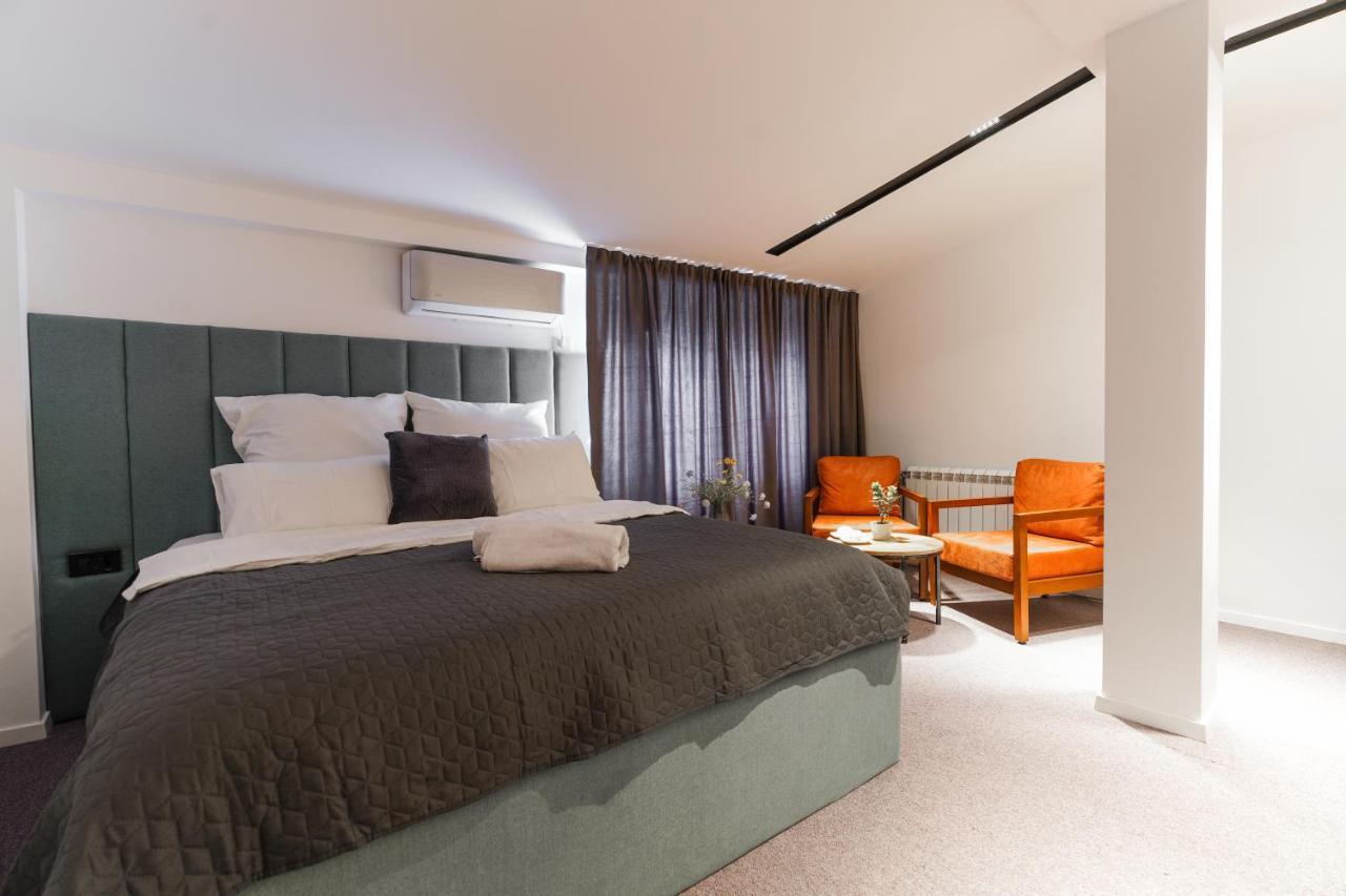 Hotel The White Tree Pristina Exterior foto