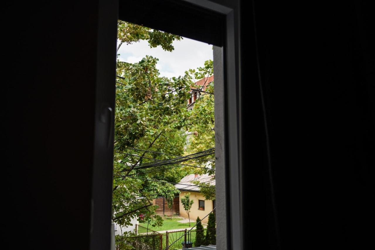 Hotel The White Tree Pristina Exterior foto